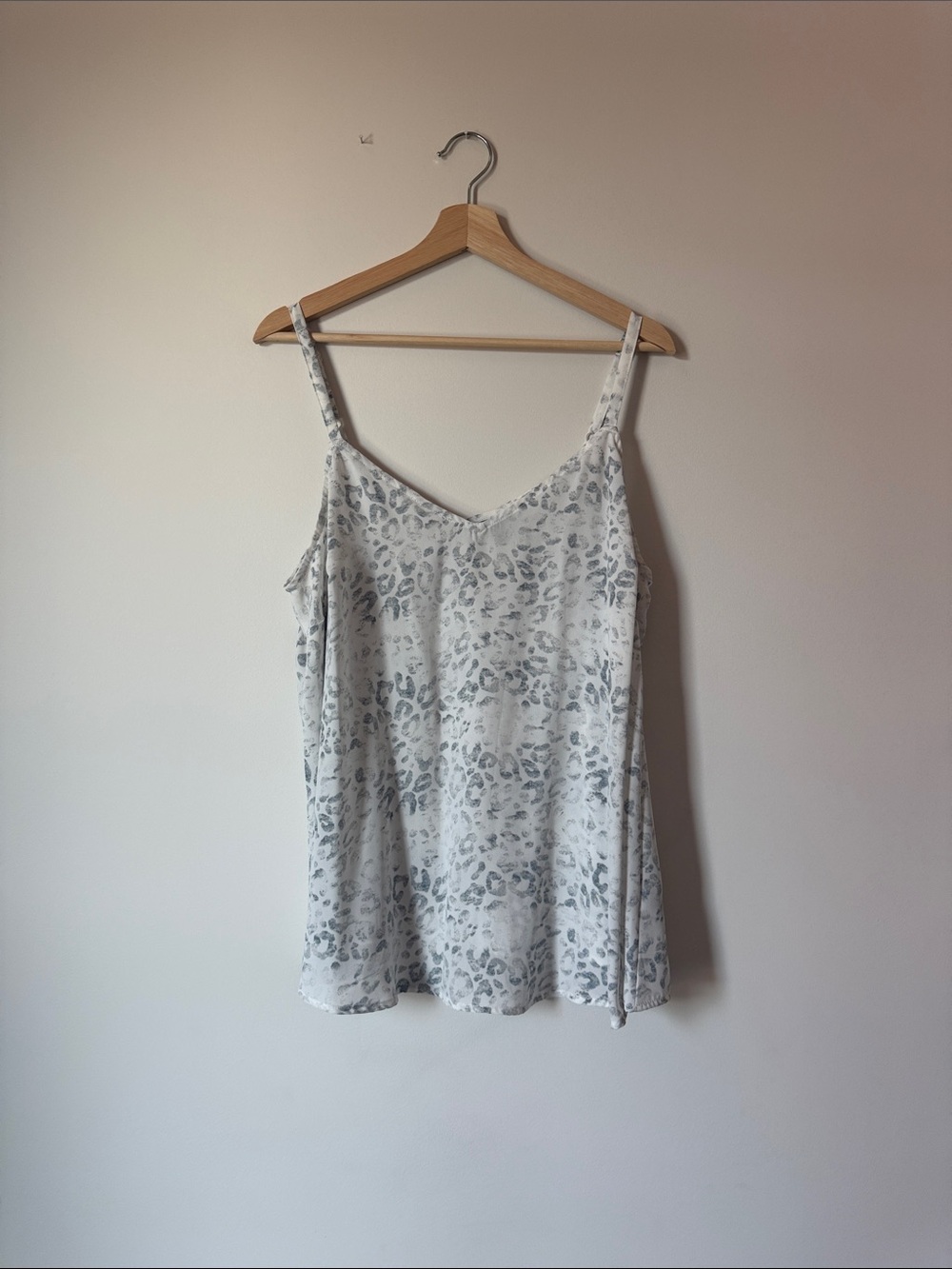 Torrid White Leopard Print V-Neck Camisole Top